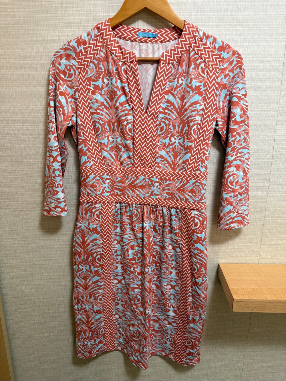 J. McLaughlin Coral Aqua Print Dress XS Chevron Trim Stretch Knit Resort Dress